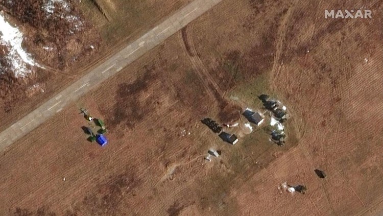Foto Satelit Pergerakan Pasukan Rusia ke Ukraina Februari 2022 dari satelit Maxar Technologies.