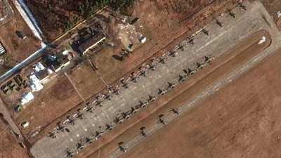Foto Satelit Ungkap Pergerakan Militer Rusia ke Ukraina