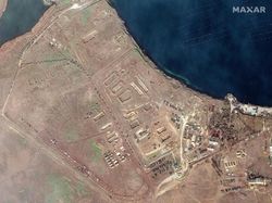 Foto Satelit Ungkap Pergerakan Militer Rusia ke Ukraina