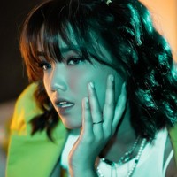 Sudah mengenal makeup, penampilan Fuji pun terlihat semakin glow up dan cantik. Ditambah lagi dengan gayanya yang semakin keren dan kekinian. Foto: Instagram/@fuji_an