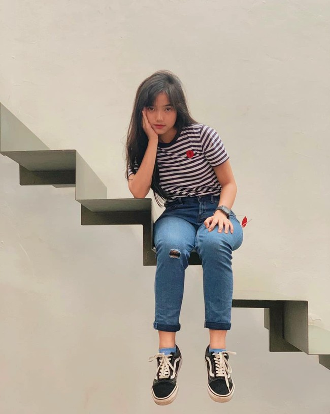 Tak selalu pendek, rupanya Fuji juga pernah punya rambut yang cukup panjang. Kamu lebih suka melihat Fuji dengan rambut pendek atau panjang seperti ini nih? Foto: Instagram/@fuji_an