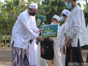 Habib Hadi yang Gemar Bersarung dan Punya Segudang Inovasi