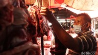 Saat ini harga daging sapi di Pasar Ciwastra mengalami kenaikan menjadi Rp 130 ribu per kilogram.