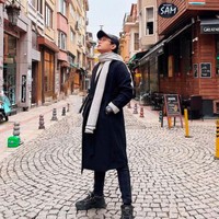 Indra Kenz bukanlah crazy rich dari lahir, namun pria 27 tahun itu dikenal multitalenta dan giat dalam bekerja. Foto: dok. Instagram/@indrakenz