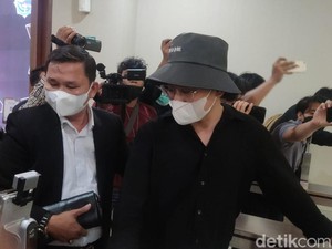 Penuhi Panggilan Bareskrim, Indra Kenz Bungkam