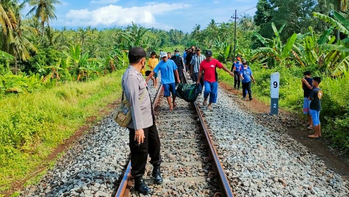 IRT tewas tertabrak kereta