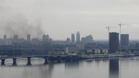 Sementara itu, Ukraina melaporkan lebih dari 40 tentara Ukraina dan sekitar 10 warga sipil tewas hanya dalam waktu beberapa jam invasi Rusia.