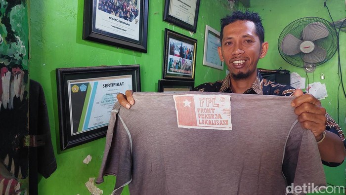 lelang kaus penutupan dolly