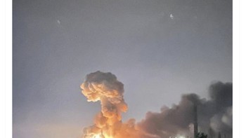 Foto-foto mengenai serangan Rusia juga mulai banyak berseliweran di linimasa Twitter. Foto: Twitter