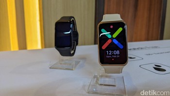 Jam tangan pintar ini hadir dengan layar sentuh AMOLED 1,64 inch dengan 40 watch face yang bisa dipilih dan 100 mode olahraga. Foto: Virgina Maulita Putri/detikINET