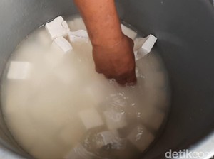 Pedagang Tahu-Tempe di Tasikmalaya Menggeliat Lagi
