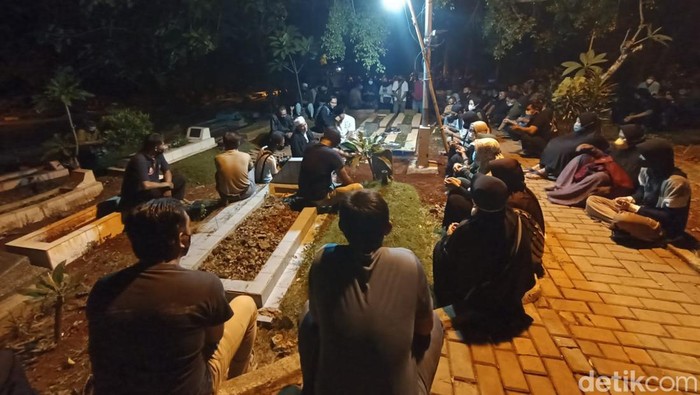 Pemakaman bocah terjatuh ke sumur (Karin Nur Secha/detikcom)