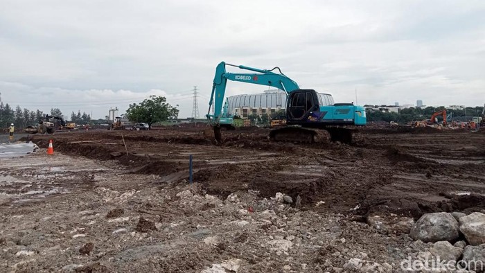 Pembangunan sirkuit Formula E pada Kamis (24/2/2022). (Anggi Muliawati/detikcom).