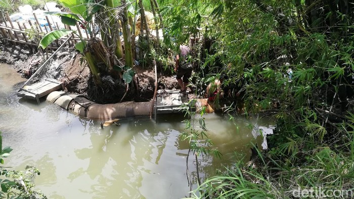 Penampakan pipa limbah PT RUM yang pecah, Kamis (24/2/2022).