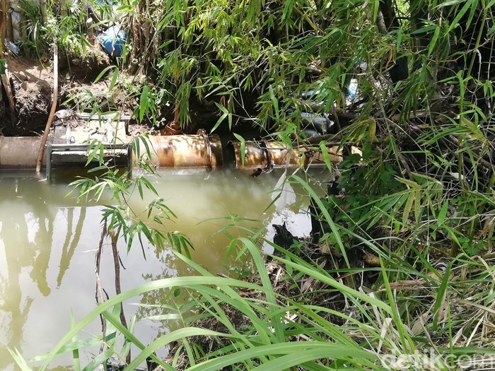 Penampakan pipa limbah PT RUM yang pecah, Kamis (24/2/2022).