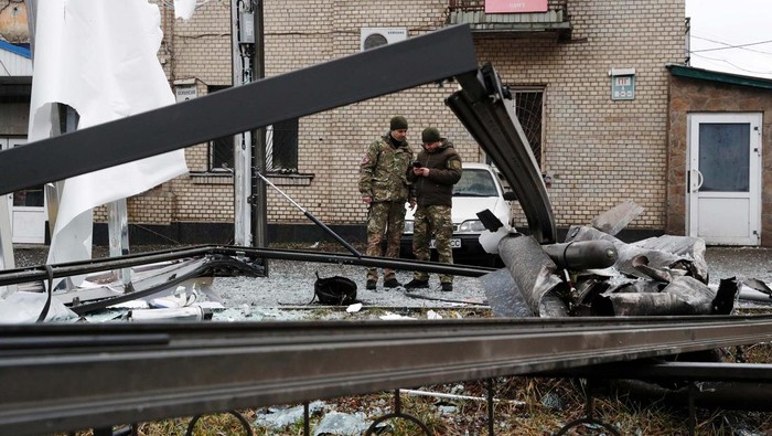 Rusia telah melakukan serangan rudal terhadap infrastruktur Ukraina. Ini dia penampakan sisa-sisa rudal yang hantam Ukraina.