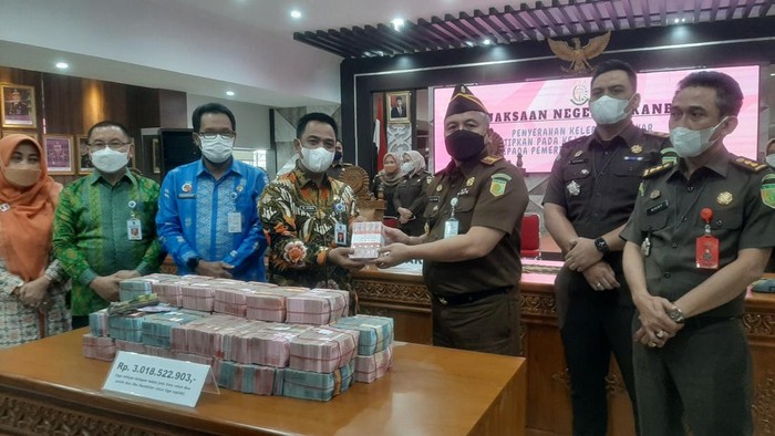 Pengembalian dana reses Rp 3 M oleh 45 anggota DPRD Pekanbaru