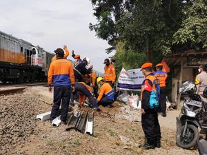 KAI Daop 1 Jakarta Tutup 4 Perlintasan Sebidang Liar