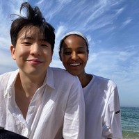 Wanita yang berkencan dengan seorang pria Korea itu tentu harus menolak pekerjaan tersebut. Ketika menanyakannya pada agensi mereka mengaku cuma tahu bahwa wanita berhijab hanya harus menutupi rambutya. Aku baru sadar mereka benar-benar tidak tahu apa itu seorang hijabi atau arti model yang pakai hijab, tutur Ridwan.Foto: Instagram @ridwanibrahim