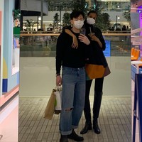 Sayangnya setelah bekerja kantoran di Seoul, ia malah merasa kehidupan itu tidak cocok untukknya. Ketika itu, salah satu temannya yang seorang fotografer menawarkan untuk dibuatkan portofolio.Foto: Instagram @ridwanibrahim