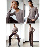 Karena ketidaktahuan banyak orang Korea tentang hijab, sebuah agensi bahkan pernah mem-booking pekerjaan model bikini untuknya. Aku cukup terkejut. Tapi itu salahku karena aku tidak melihat brandnya terlebih dahulu. Sekarang aku selalu melihat brandnya dulu. Tapi saat itu aku datang casting itu benar-benar bikini, ungkapnya. Foto: Instagram @ridwanibrahim