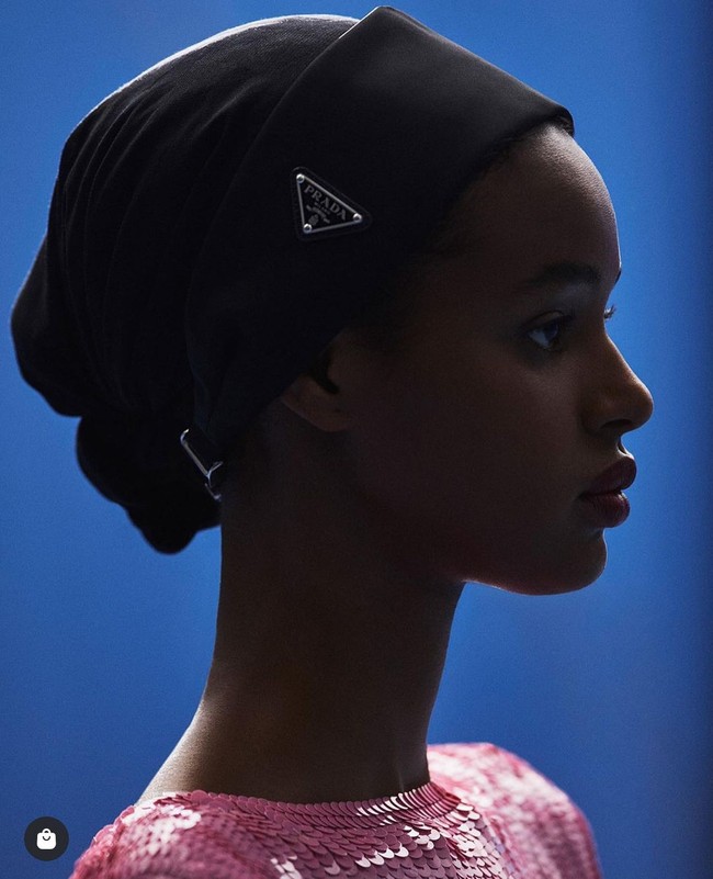 Uniknya Ridwan memulai karier modeling setelah menyelesaikan enam bulan magang di Seoul sebagai bagian dari kuliahnya di jurusan studi internasional. Korea menarik untukku karena aku punya banyak teman Korea saat itu. Aku bilang, Oh aku mau pergi ke Korea dan melihat ada apa di sana katanya kepada Teen Vogue. Foto: Instagram @ridwanibrahim