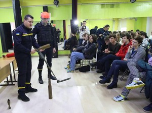 Sebelum Terjadi Perang, Siswa di Ukraina Dapat Pelajaran Bertahan dari Invasi
