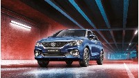 Maruti Suzuki telah melakukan banyak perubahan pada Baleno dan mencoba memberikan tampilan yang lebih segar pada hatchback tersebut. Mobil mendapat tampilan yang sama sekali baru di bagian depan. Maruti Suzuki menambahkan bumper baru, lampu depan baru dengan DRL LED terintegrasi, dan tutup kap yang hadir dengan bentuk baru juga. Perubahan tersebut membuat Baleno facelift tampil lebih segar. Foto: Dok. Maruti Suzuki India