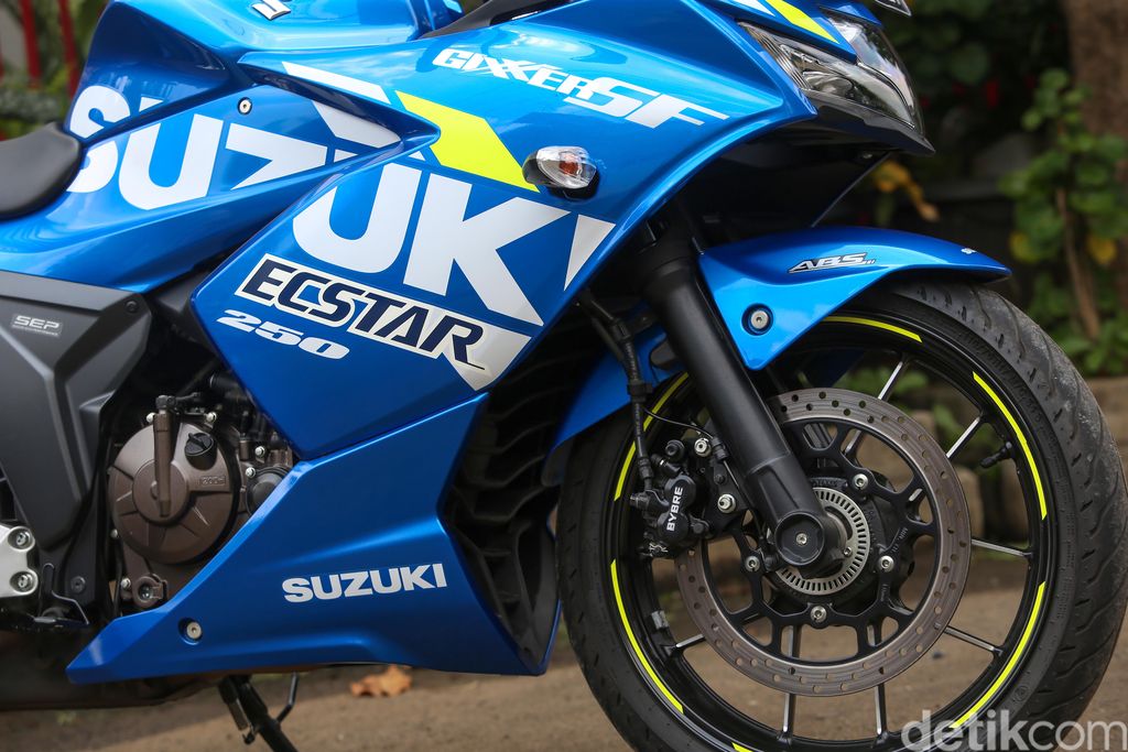 Suzuki Gixxer SF 250 Suzuki Gixxer SF 250