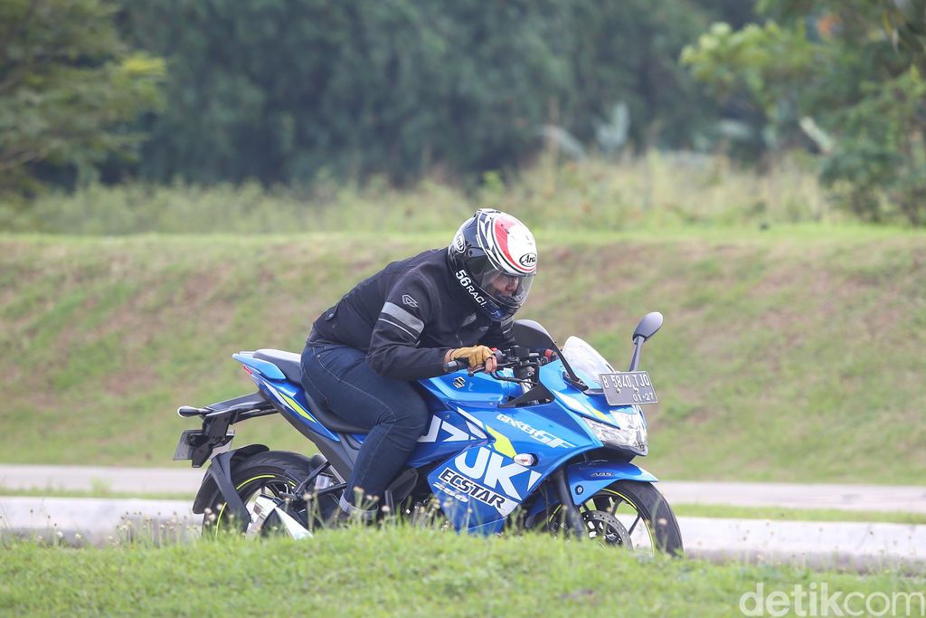 Suzuki Gixxer SF 250 Suzuki Gixxer SF 250