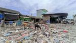 Menyengat Bau Busuk Dekat Giant Sea Wall Jakarta Gegara Sampah Menumpuk