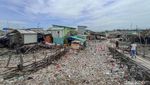 Menyengat Bau Busuk Dekat Giant Sea Wall Jakarta Gegara Sampah Menumpuk