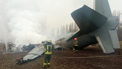 Foto-foto Pesawat Antonov Ukraina yang Jatuh Usai Ditembak