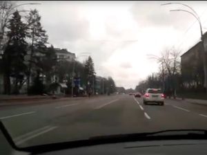 Militer Rusia Terekam Lumpuhkan CCTV di Jalanan Ukraina