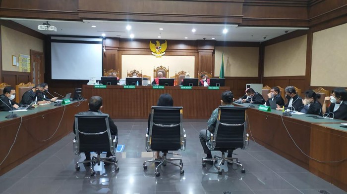 3 Petinggi PT Adonara Divonis 6-7 tahun
