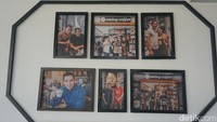 Banyak artis ibukota yang sudah pernah ngopi di Aming Coffee. Foto mereka pun menghiasi dinding warung. Aming Coffee ini memang bisa dibilang legendaris. Sudah ada sejak tahun 1970. (Wahyu Setyo Widodo/detikTravel)