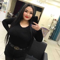 Ketika tampi; tanpa asli ciri khasnya, banyak orang yang bertanya apakah Anzhelika sudah tidak lagi menggambar alisnya seperti Angry Bird.Foto: Instagram @anzhelika_protodiakonova