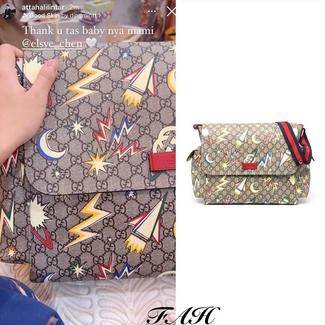 Salah satu kerabat Atta dan Aurel jga tampak memberikan kado tas untuk membawa perlengkapan bayi  yang berasal dari merek ternama Gucci. Gucci GG Cricket Print Baby Changing Bag itu dibanderol dengan harga sekitar Rp 23 juta. Foto: Instagram