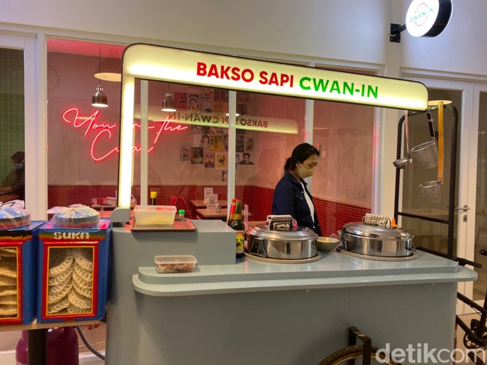 Bakso Cwan In: Slurpp! Gurih Segar Bakso Pontianak Bertabur Daun Ketumbar Bakso Cwan In: Slurpp! Gurih Segar Bakso Pontianak Bertabur Daun Ketumbar