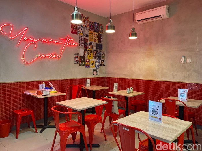 Bakso Cwan In: Slurpp! Gurih Segar Bakso Pontianak Bertabur Daun Ketumbar Bakso Cwan In: Slurpp! Gurih Segar Bakso Pontianak Bertabur Daun Ketumbar