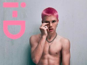 Cruz Beckham Pemotretan Topless, Dikritik Tak Pantas karena di Bawah Umur