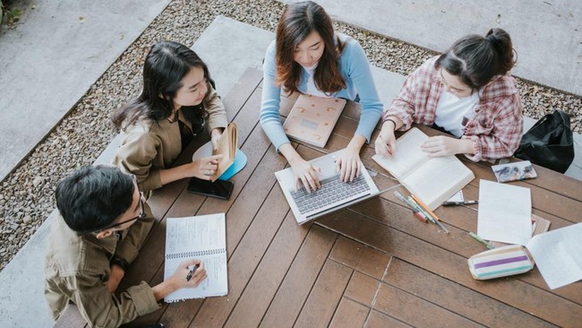 15 AI Tools yang Bisa Bikin Skripsi Lebih Cepat Selesai
