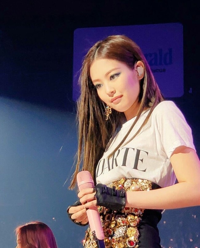 Tak mengherankan bila kekasih G-Dragon itu langganan masuk daftar wanita tercantik versi TC Candler. Foto: dok. Twitter