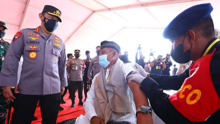 Kapolri Jenderal Listyo Sigit Prabowo meninjau akselerasi vaksinasi di Provinsi Aceh