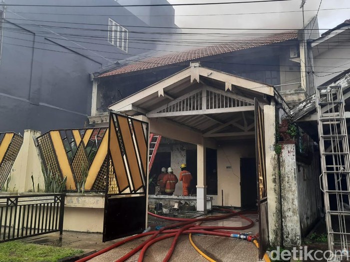 kebakaran di surabaya