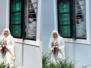 Viral Pengantin Sesi Foto Pernikahan Terpisah Jendela Gara-gara Corona