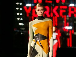 10 Koleksi Tory Burch Fall/ Winter 2022, Inspirasi Gaya ala New Yorker