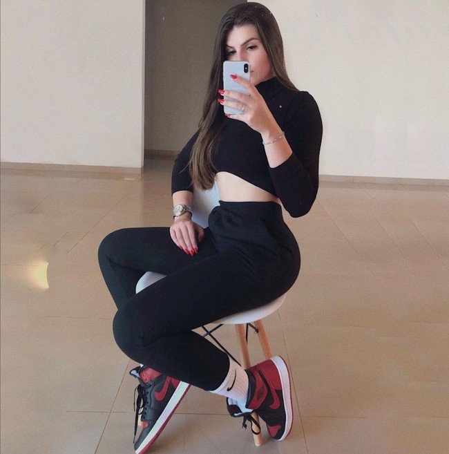 Wanita dengan nama lengkap Lidia Luiza Bertoncello ini pun dikenal sebagai selebgram dengan 63 ribuan follower. Foto: Instagram/@lidiabertoncello