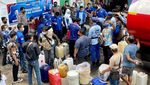 Operasi Pasar Murah Minyak Goreng di Indramayu Diserbu Warga