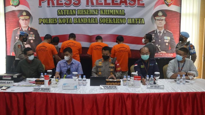Polisi ungkap kasus swab palsu di wilayah Soekarno-Hatta, Tangerang (Khairul/detikcom)